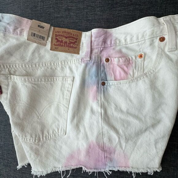 Women’s Levi 501 White Shorts With Pink And Blue Tye Dye Size 33 - Picture 4 of 12